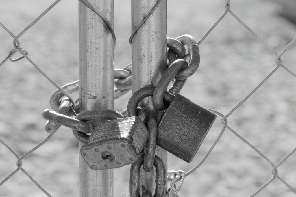 lock-and-chain_11393352525_o